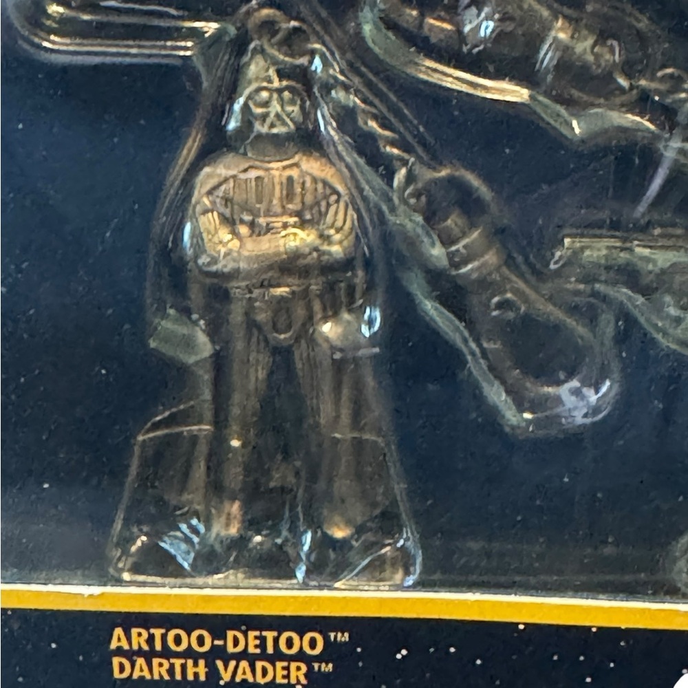 Star Wars Action Figure Keychain Set - Gold Edition - Picture 9 of 11